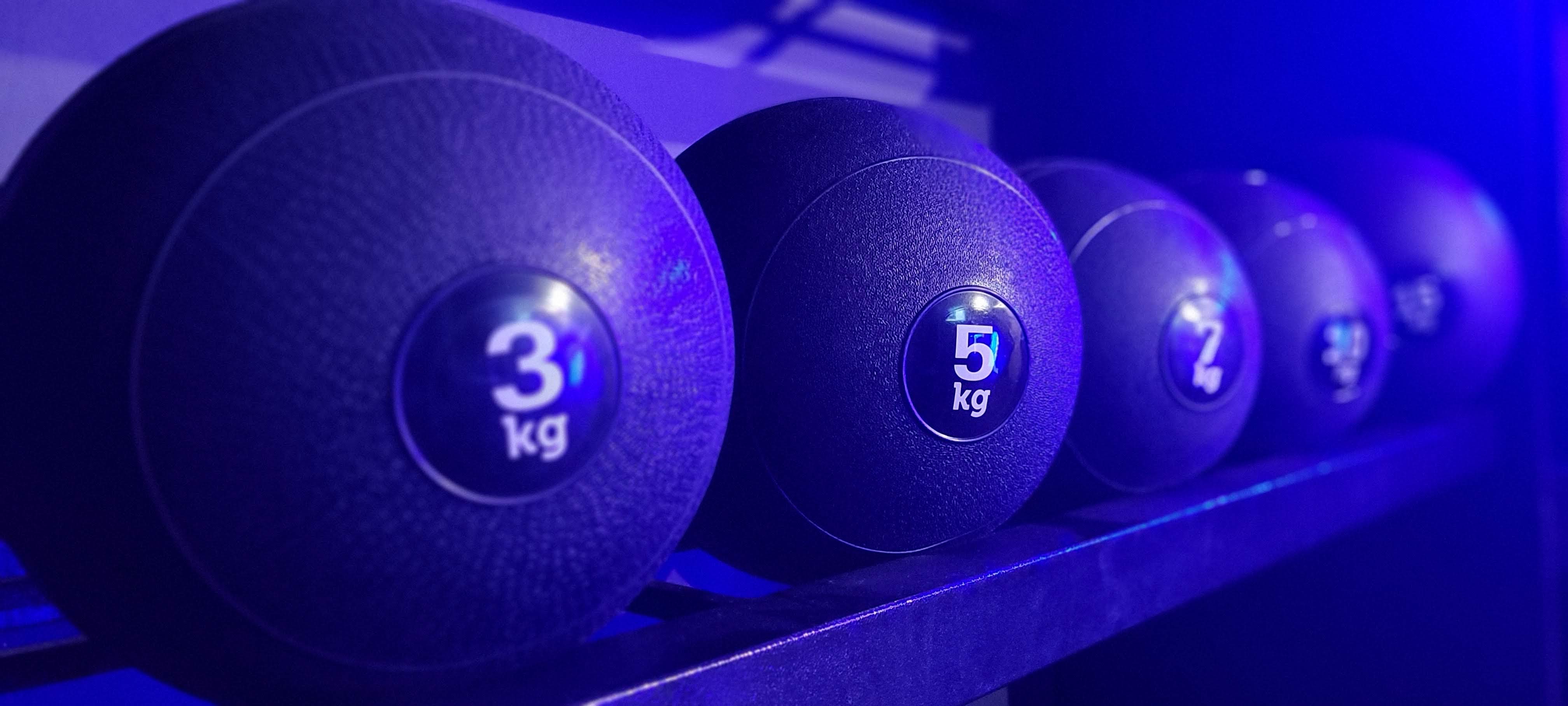 TENROUNDS slam balls used for functional HIIT training